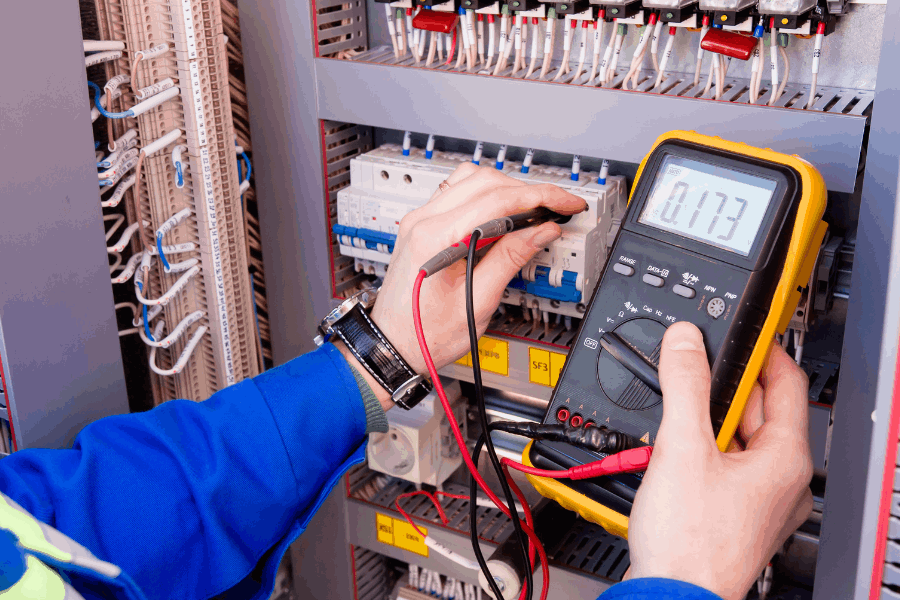 PREVENCIÓN DE RIESGOS LABORALES PARA TRABAJOS DE ELECTRICIDAD, MONTAJE Y MANTENIMIENTO DE INSTALACIONES ELÉCTRICAS DE ALTA Y BAJA TENSIÓN